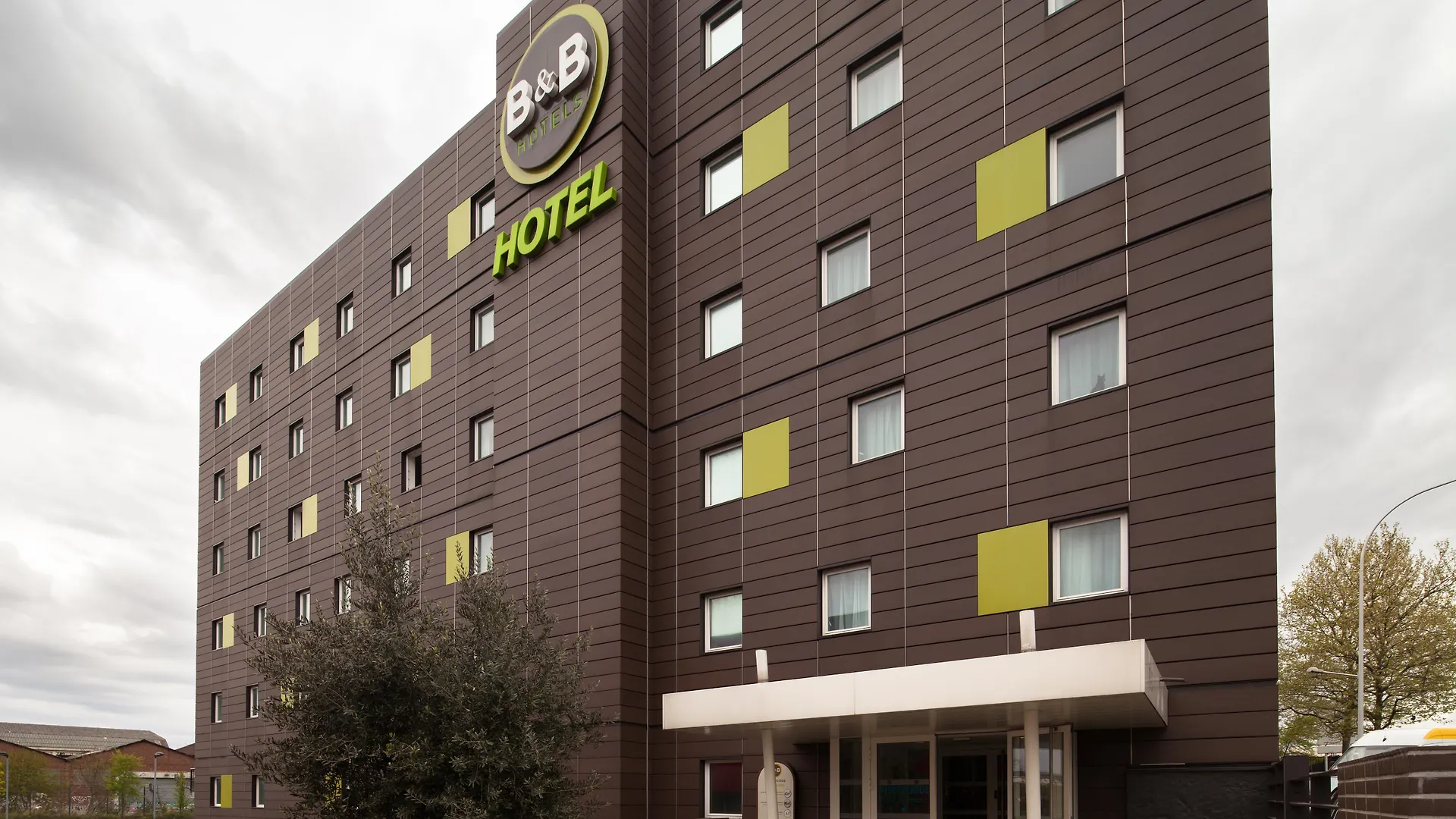 B&B Hotel Paris לה בורז'ה צרפת
