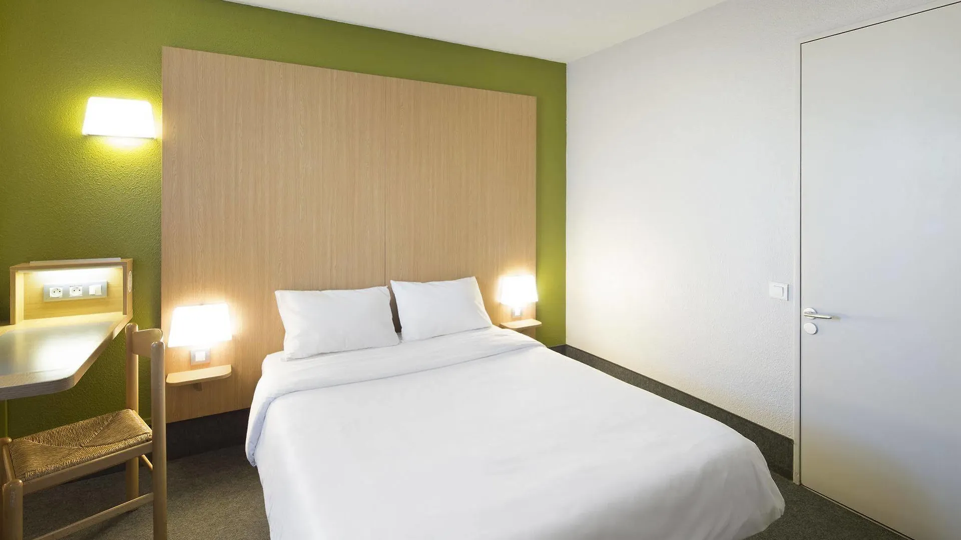 B&B Hotel Paris לה בורז'ה 3*,  צרפת